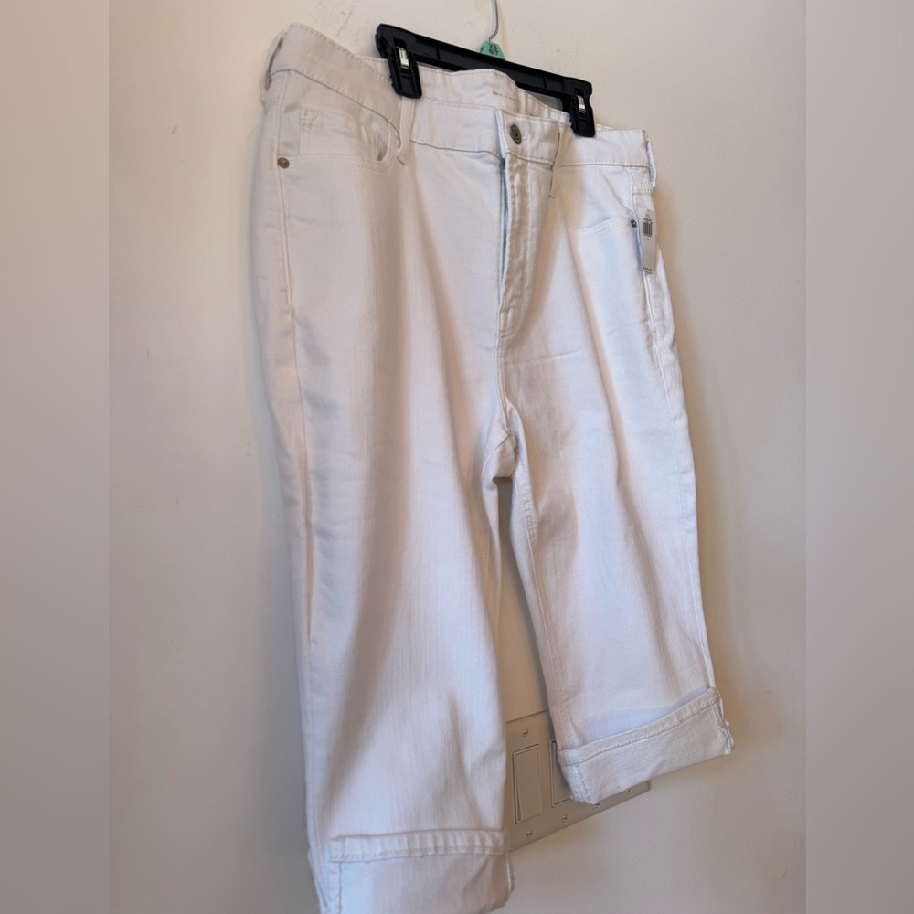 NWT OLD NAVY The Sweetheart Capri Jeans Women’s Size 14 White - Picture 5 of 7